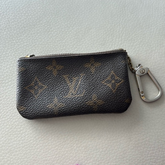 Louis Vuitton Key Pouch - Picture 1 of 8